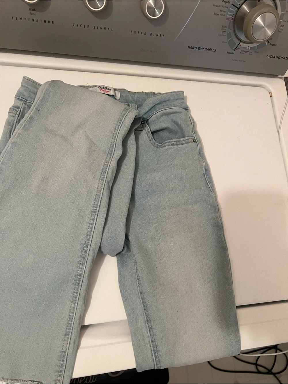 Light Wash Women's Jeans - Classic Straight Fit